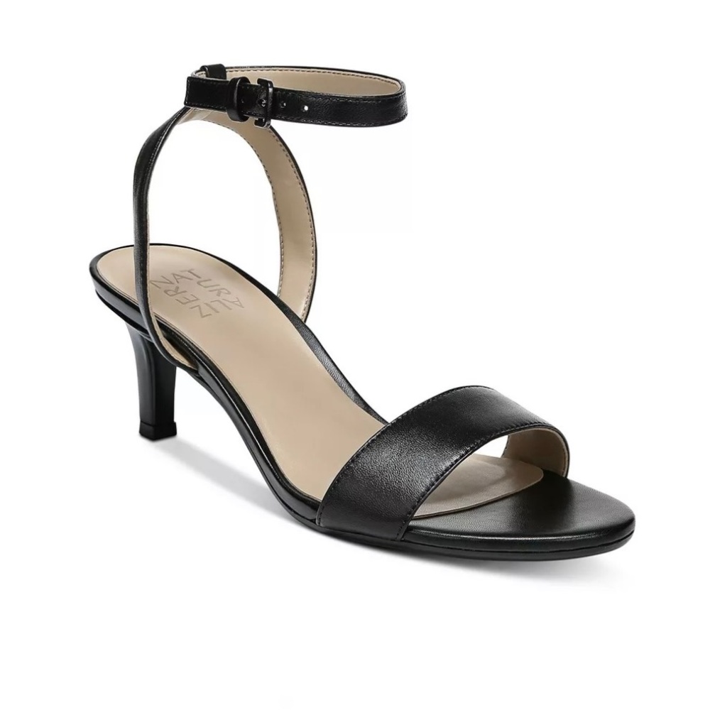 Naturalizer Hattie Black Leather Low Heels Sz 9.5